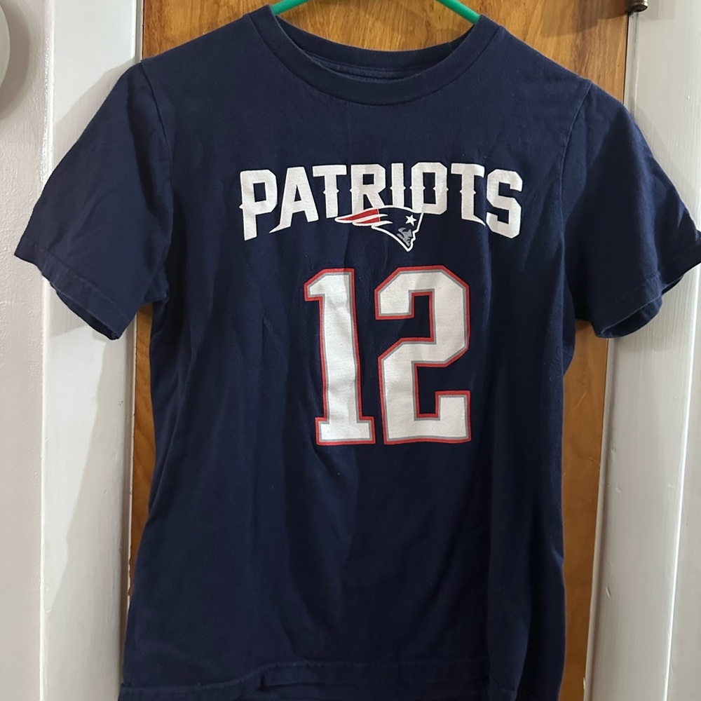 Patriots Jersey looking tshirt Brady 12 youth Medium 10-12